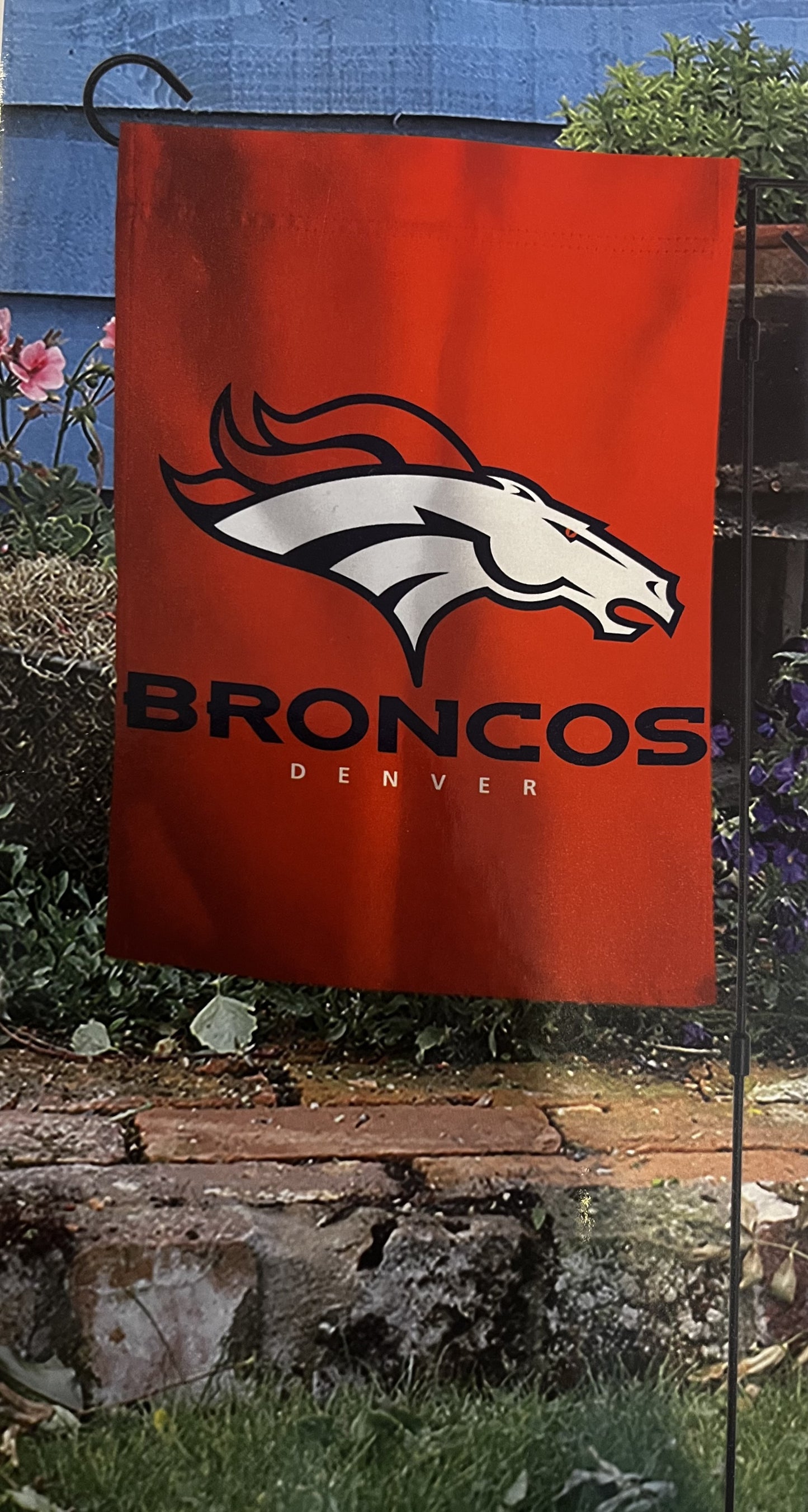 Bronco Small Garden Flag and Pole Set