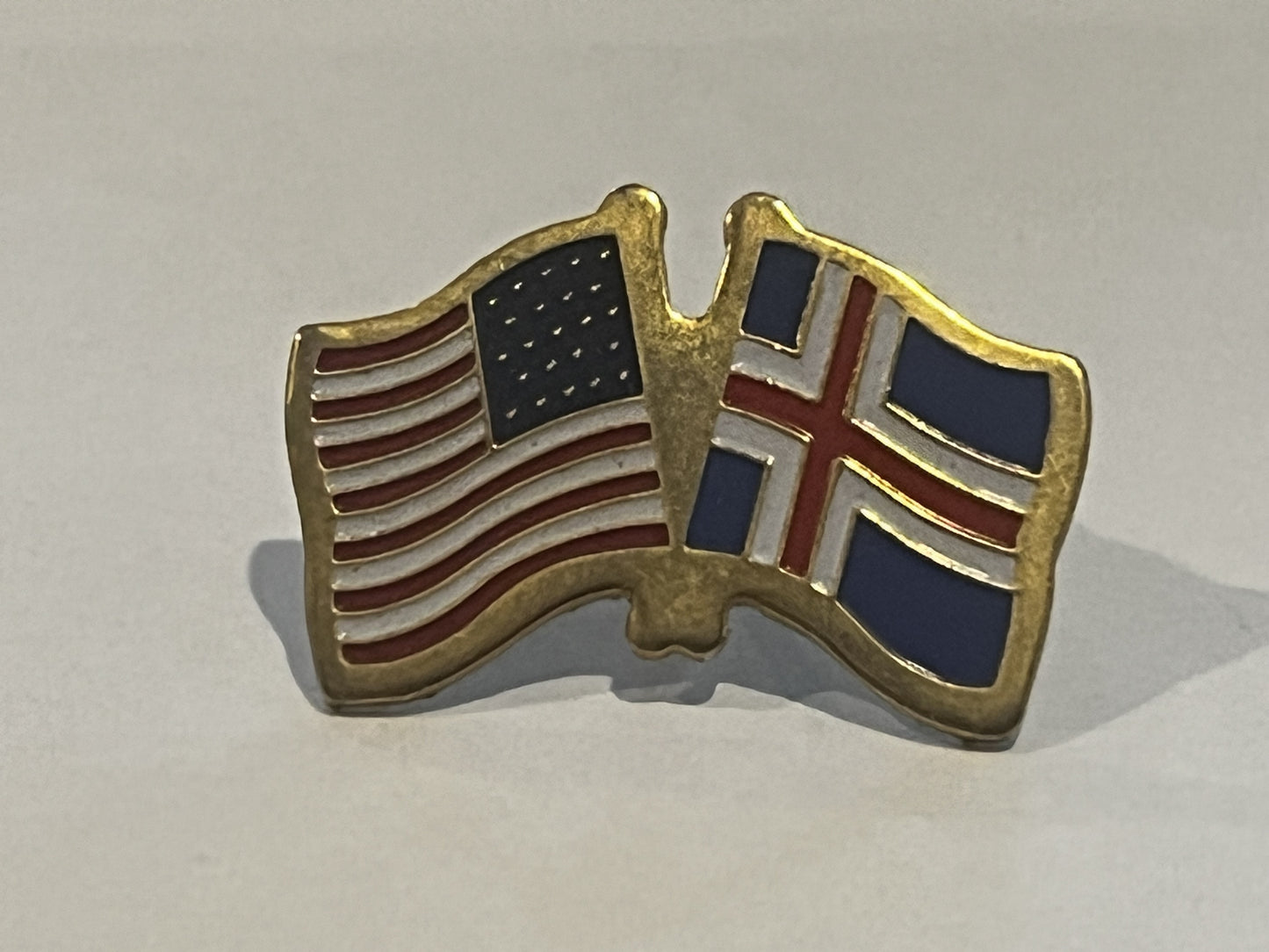 Iceland / United States Pin